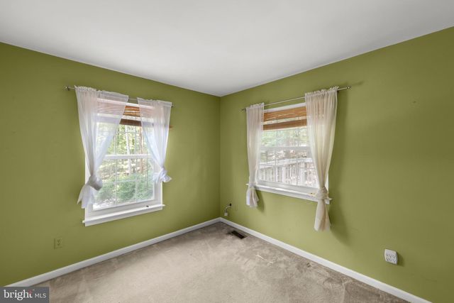 296 SOUR MASH RD, Harpers Ferry, WV 25425