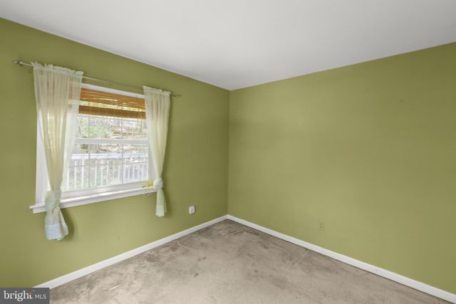 296 SOUR MASH RD, Harpers Ferry, WV 25425