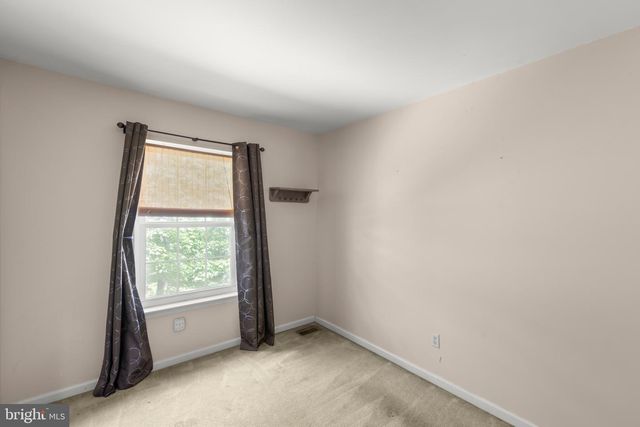 296 SOUR MASH RD, Harpers Ferry, WV 25425