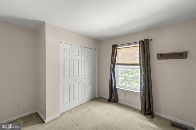 296 SOUR MASH RD, Harpers Ferry, WV 25425