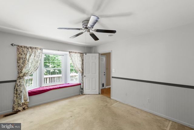 296 SOUR MASH RD, Harpers Ferry, WV 25425