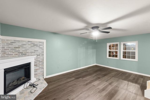 296 SOUR MASH RD, Harpers Ferry, WV 25425
