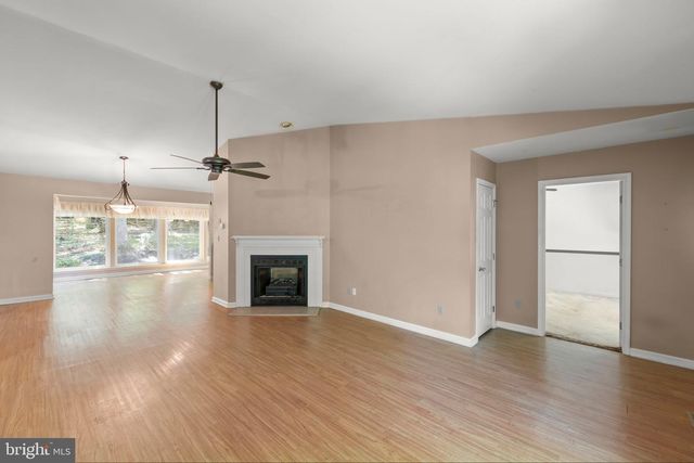 296 SOUR MASH RD, Harpers Ferry, WV 25425