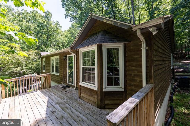 296 SOUR MASH RD, Harpers Ferry, WV 25425