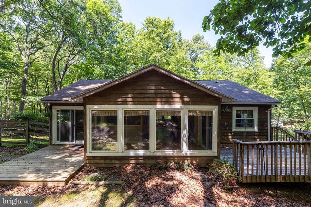 296 SOUR MASH RD, Harpers Ferry, WV 25425