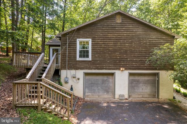 296 SOUR MASH RD, Harpers Ferry, WV 25425