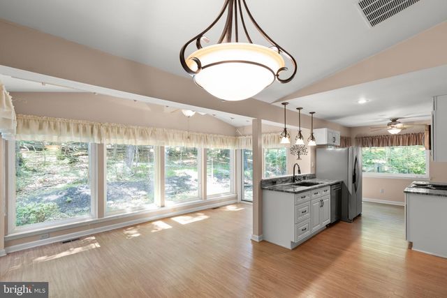 296 SOUR MASH RD, Harpers Ferry, WV 25425