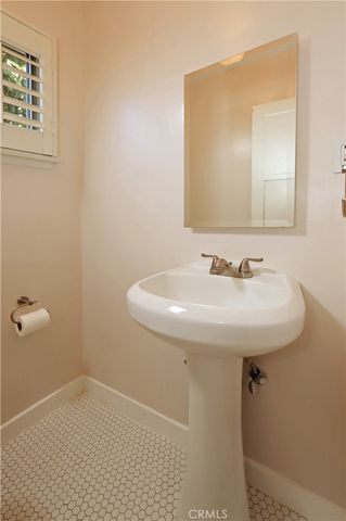 2111 W Verdugo Avenue, Burbank, CA 91506