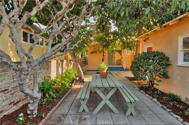 2111 W Verdugo Avenue, Burbank, CA 91506