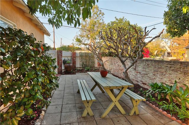 2111 W Verdugo Avenue, Burbank, CA 91506