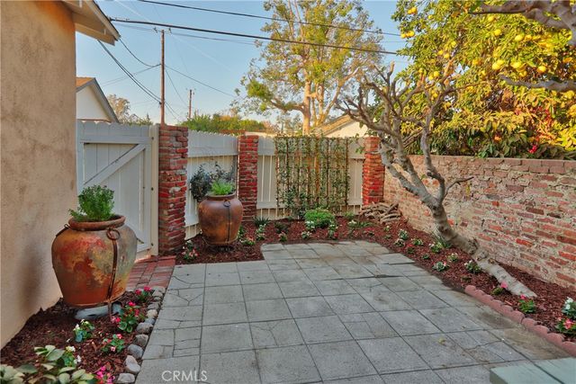 2111 W Verdugo Avenue, Burbank, CA 91506