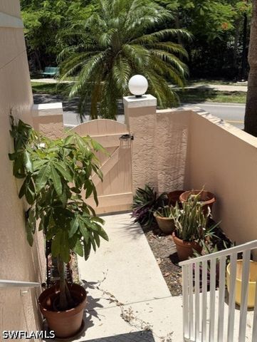 628 Woodshire LN G12, Naples, FL 34105