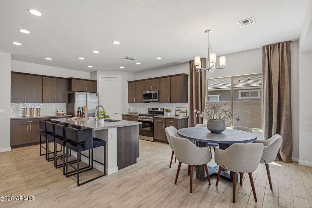 2519 N BRONCO Lane, Casa Grande, AZ 85122