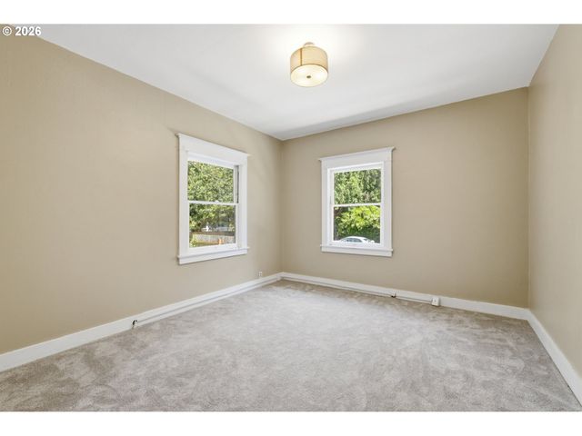 2249 E BURNSIDE St, Portland, OR 97214
