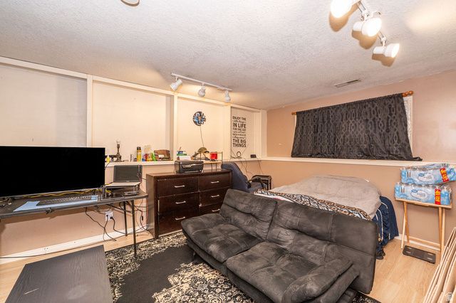 1876 W 2400 S, Syracuse, UT 84075