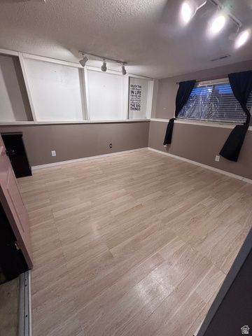 1876 W 2400 S, Syracuse, UT 84075