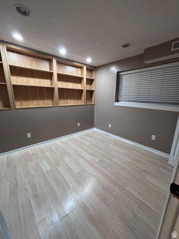 1876 W 2400 S, Syracuse, UT 84075