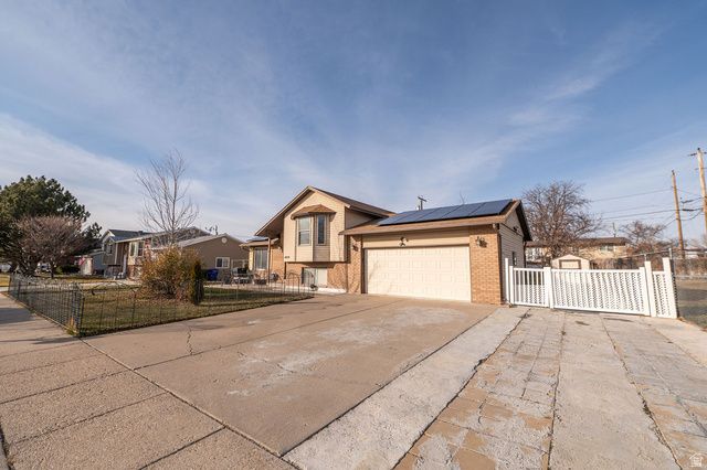 1876 W 2400 S, Syracuse, UT 84075