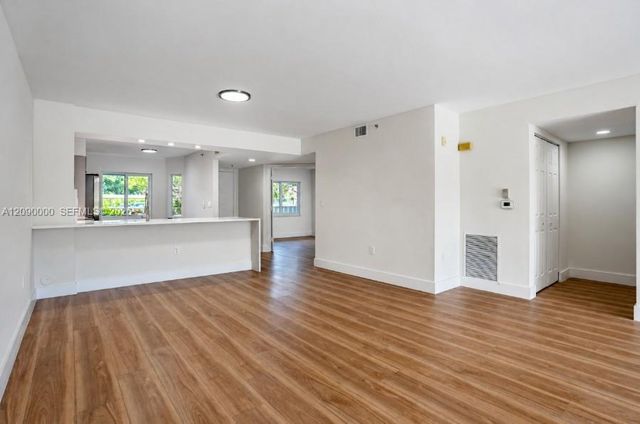 5810 Crystal Shores Drive 102, Boynton Beach, FL 33437