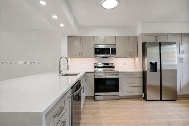 5810 Crystal Shores Drive 102, Boynton Beach, FL 33437