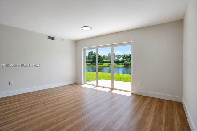 5810 Crystal Shores Drive 102, Boynton Beach, FL 33437