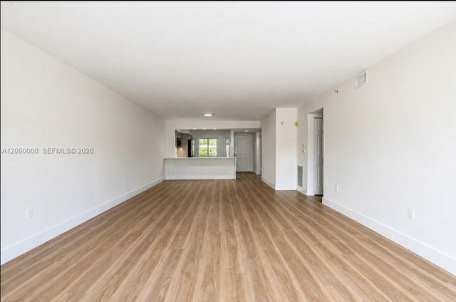 5810 Crystal Shores Drive 102, Boynton Beach, FL 33437