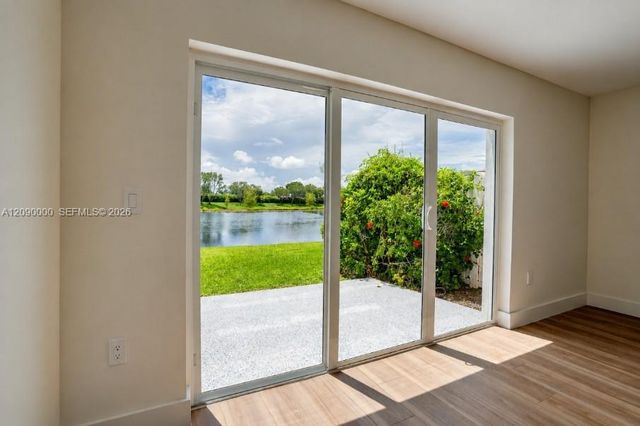 5810 Crystal Shores Drive 102, Boynton Beach, FL 33437