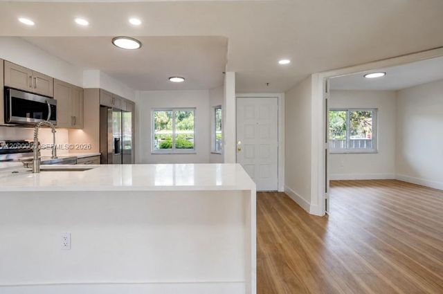 5810 Crystal Shores Drive 102, Boynton Beach, FL 33437