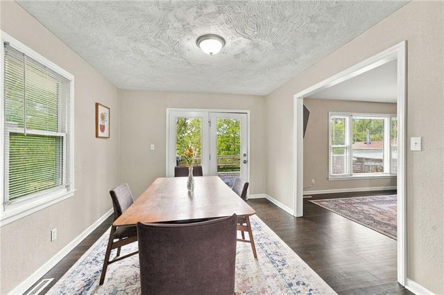 3238 N Chippewa Drive, Kansas City, MO 64116