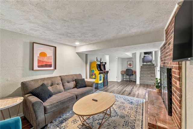 3238 N Chippewa Drive, Kansas City, MO 64116