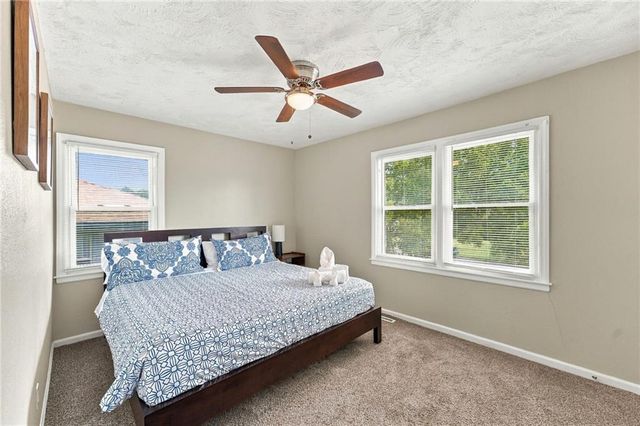 3238 N Chippewa Drive, Kansas City, MO 64116