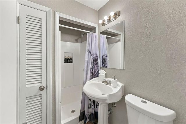 3238 N Chippewa Drive, Kansas City, MO 64116