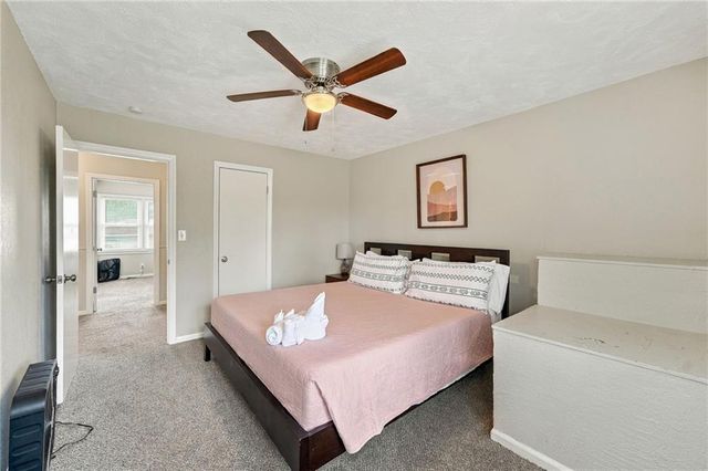 3238 N Chippewa Drive, Kansas City, MO 64116