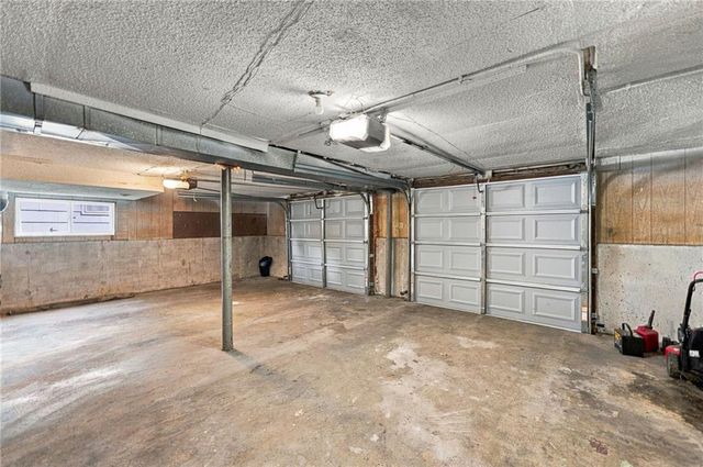 3238 N Chippewa Drive, Kansas City, MO 64116