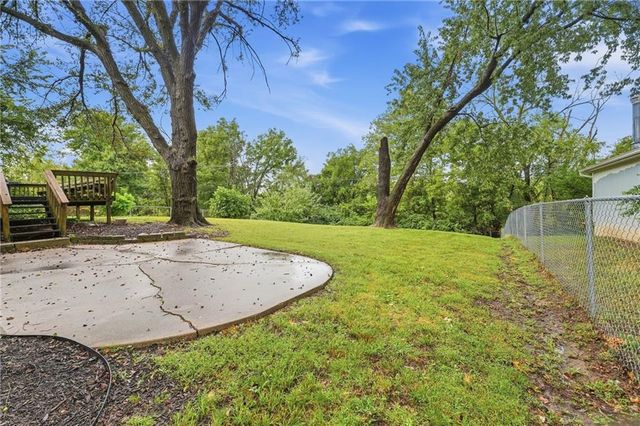 3238 N Chippewa Drive, Kansas City, MO 64116