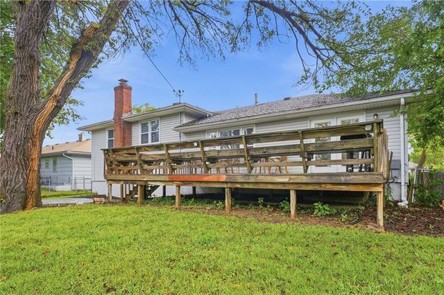 3238 N Chippewa Drive, Kansas City, MO 64116