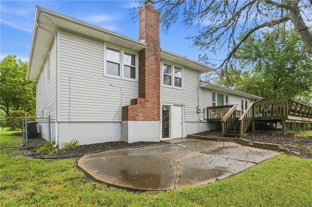 3238 N Chippewa Drive, Kansas City, MO 64116
