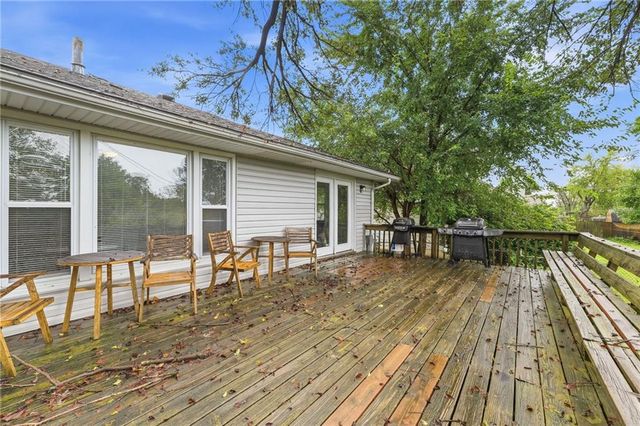 3238 N Chippewa Drive, Kansas City, MO 64116