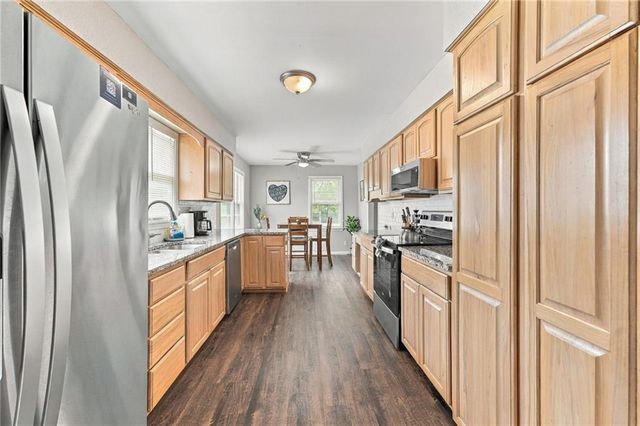 3238 N Chippewa Drive, Kansas City, MO 64116