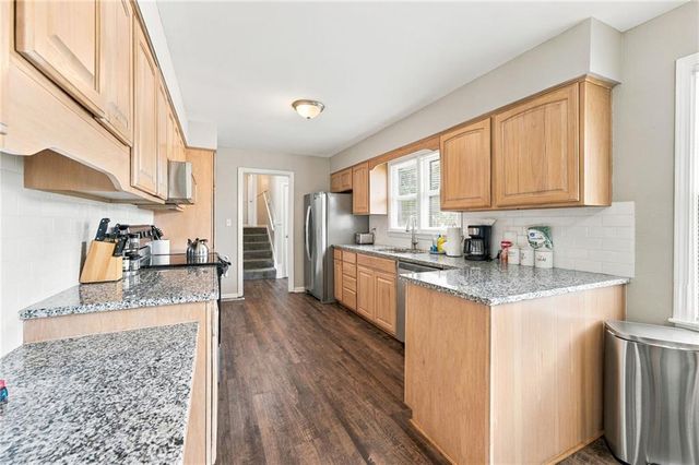 3238 N Chippewa Drive, Kansas City, MO 64116
