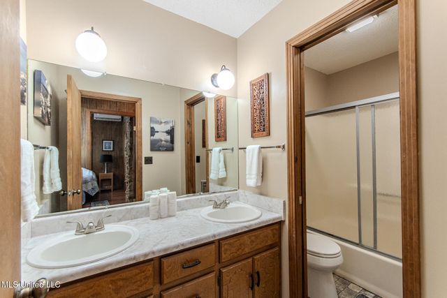 83 County Road 262, 68, Iuka, MS 38852