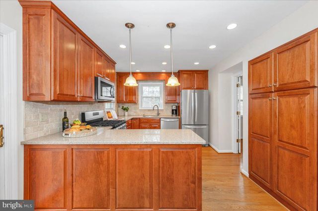 14 S DUKE ST, Rockville, MD 20850