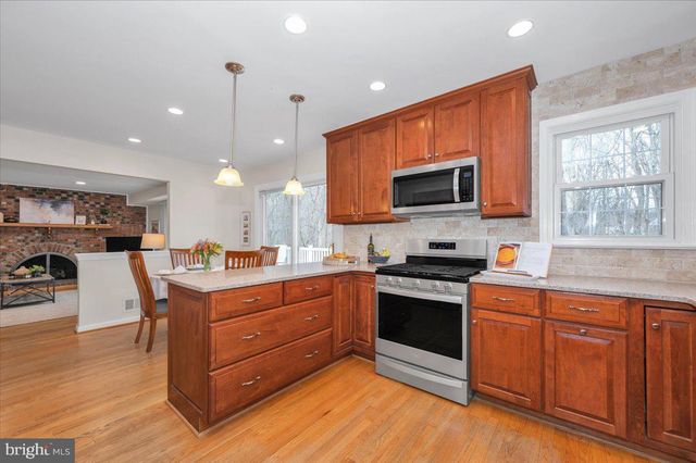 14 S DUKE ST, Rockville, MD 20850