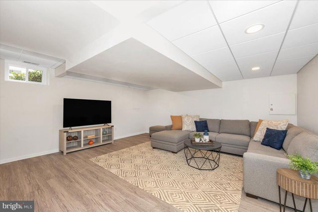 14 S DUKE ST, Rockville, MD 20850