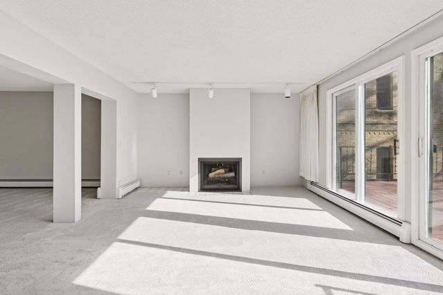 456 Summit Avenue 203, Saint Paul, MN 55102