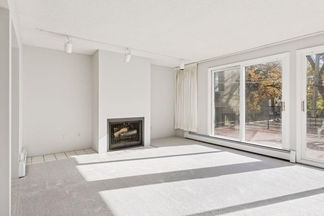 456 Summit Avenue 203, Saint Paul, MN 55102