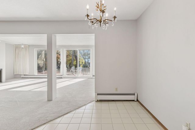 456 Summit Avenue 203, Saint Paul, MN 55102