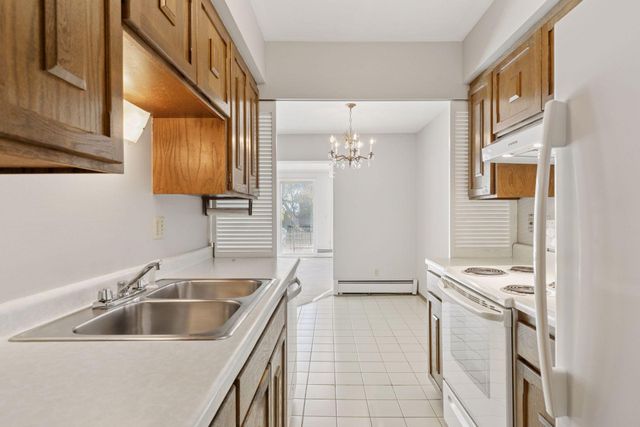 456 Summit Avenue 203, Saint Paul, MN 55102