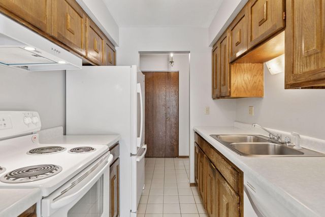 456 Summit Avenue 203, Saint Paul, MN 55102