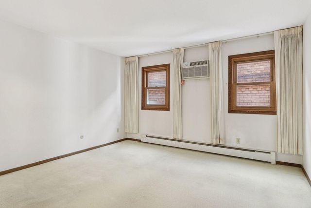 456 Summit Avenue 203, Saint Paul, MN 55102